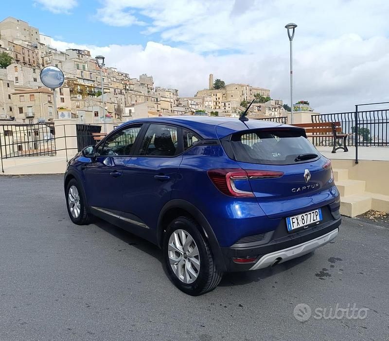 Usata Renault Captur Intens 101 CV (74 kW) 2019 Blu SUV