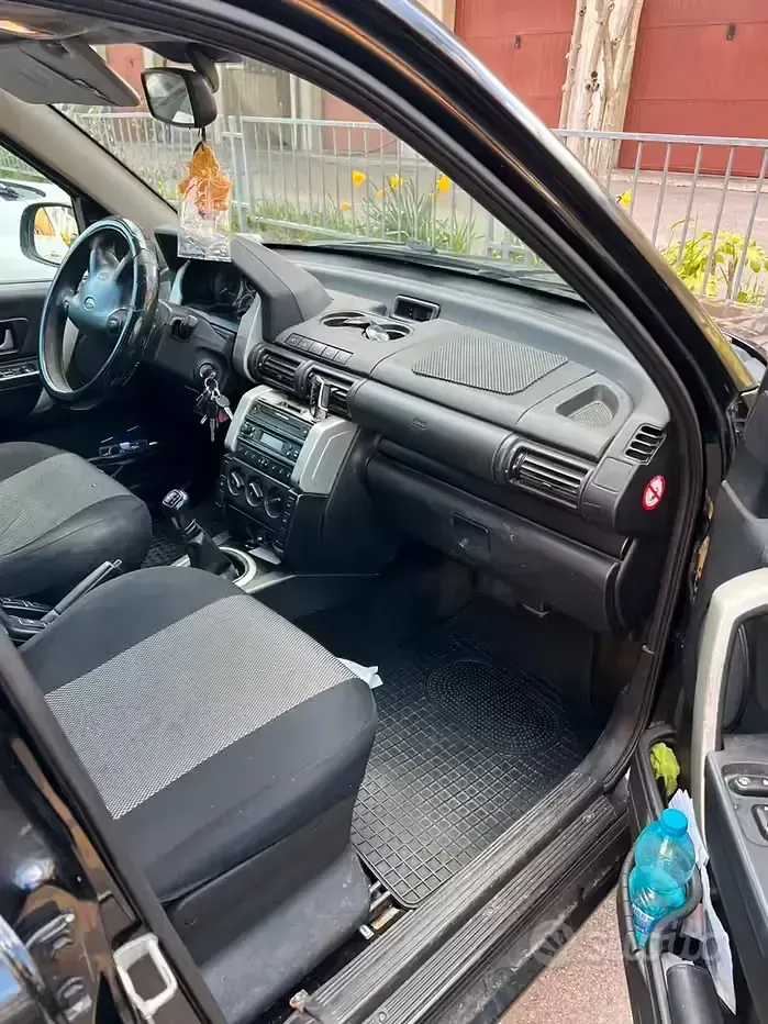 Usata Land Rover Freelander 109 CV (80 kW) 2005 Nero SUV