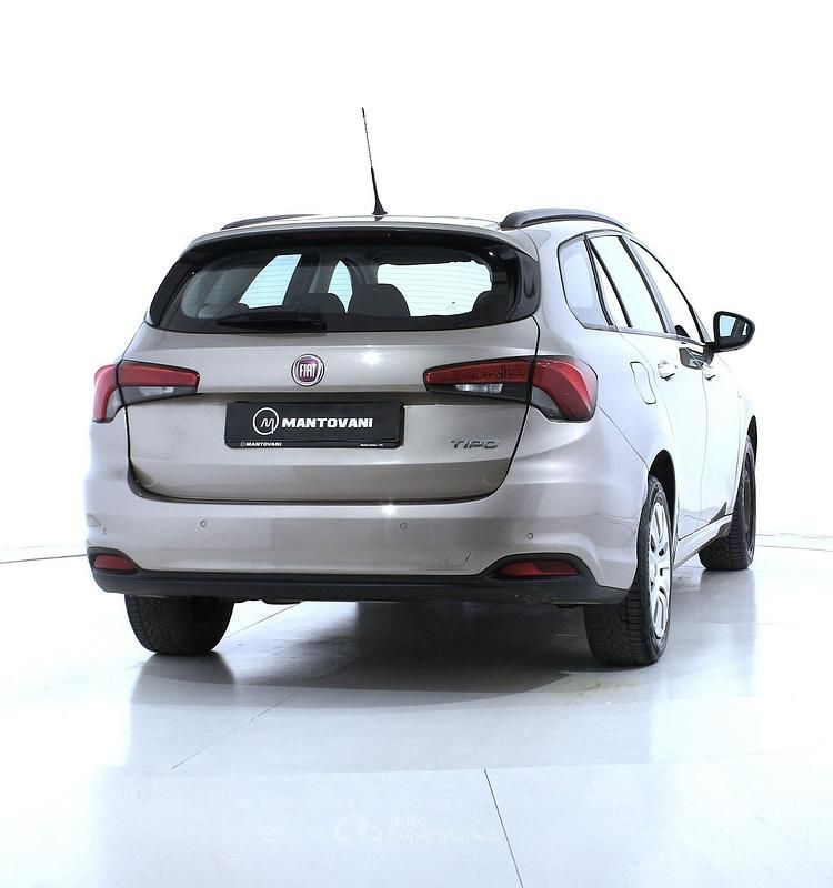Usata Fiat Tipo Easy 95 CV (69 kW) 2017 Oro Station wagon
