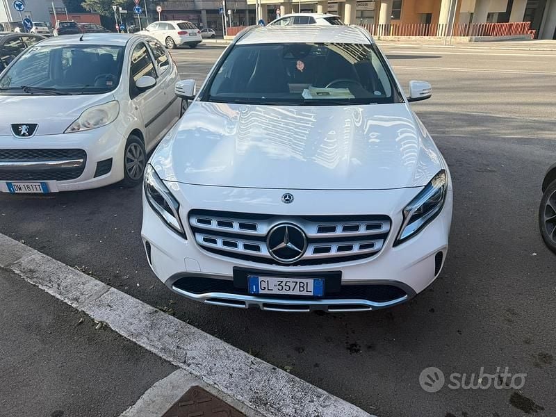 Usata Mercedes GLA200 Business 163 CV (119 kW) 2019 Bianco SUV