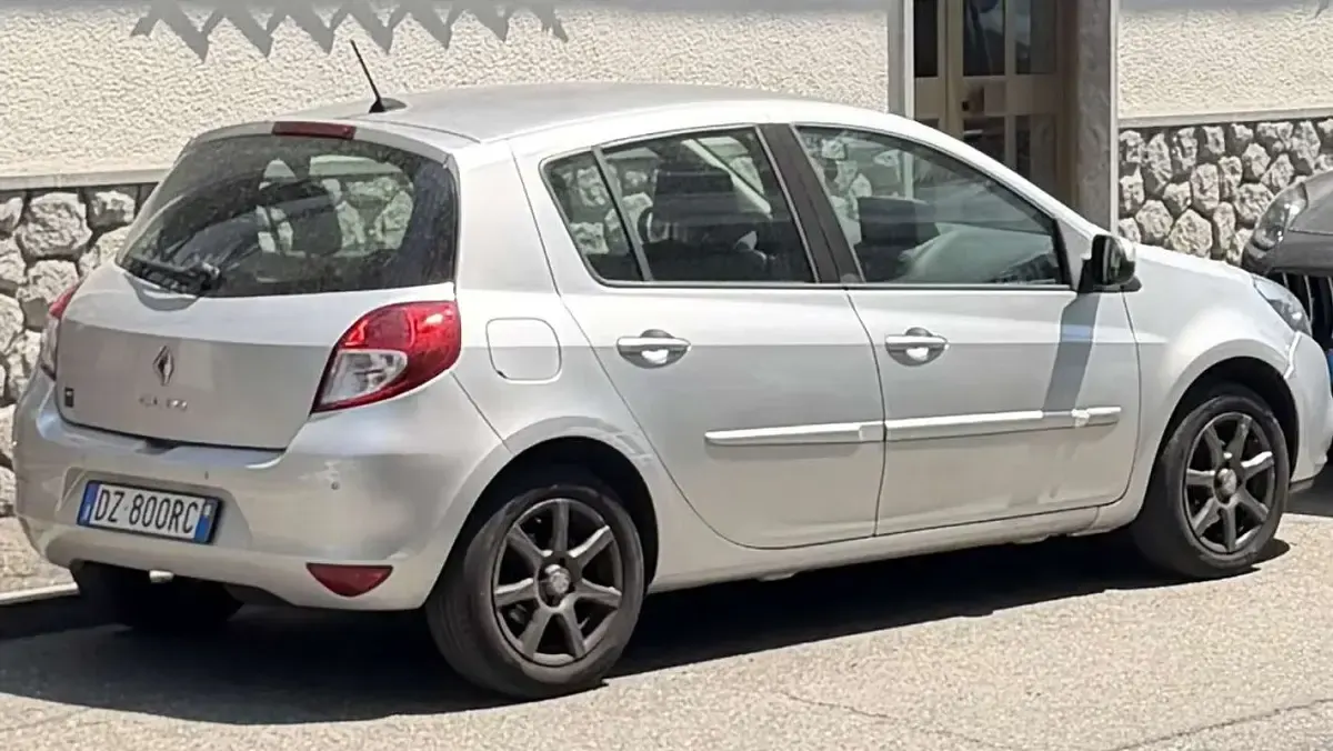 Usata Renault Clio II 75 CV (55 kW) 2010 Berlina