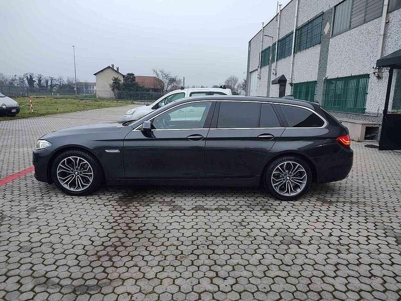 Usata BMW 520 Comfort Edition 190 CV (139 kW) 2016 Nero Station wagon