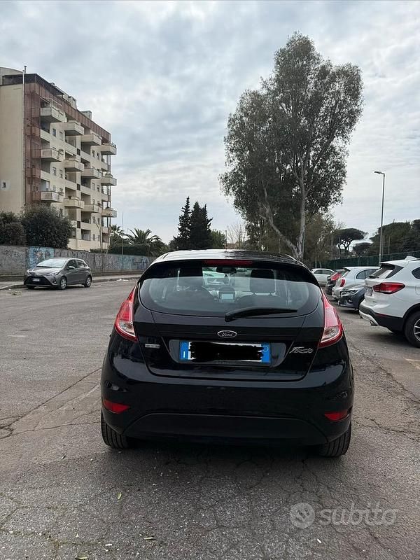 Usata Ford Fiesta Titanium 101 CV (74 kW) 2017 Nero Berlina