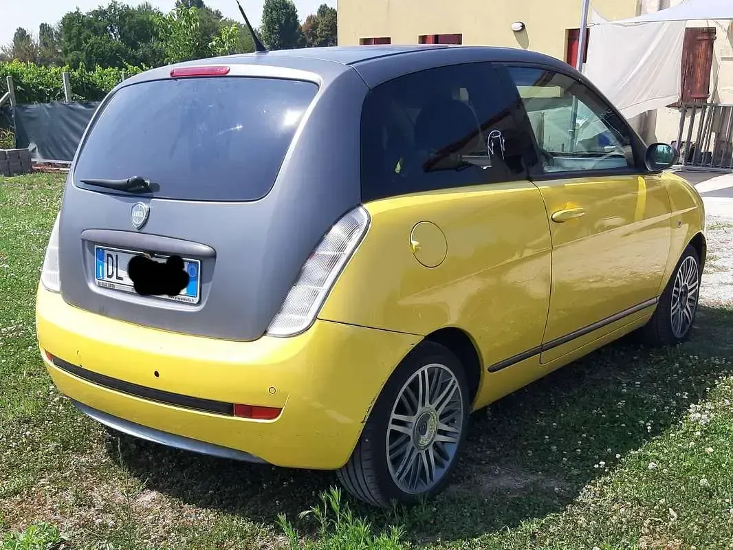 Usata Lancia Ypsilon 90 CV (66 kW) 2007 Giallo Utilitaria
