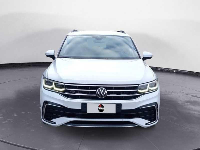 Usata VW Tiguan R-line 150 CV (110 kW) 2023 Bianco SUV