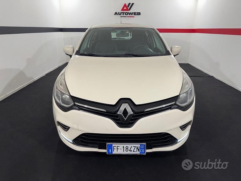 Usata Renault Clio IV Intens 73 CV (53 kW) 2016 Beige Berlina