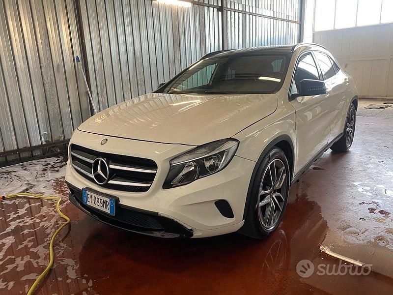 Usata Mercedes GLA180 109 CV (80 kW) 2016 Bianco SUV
