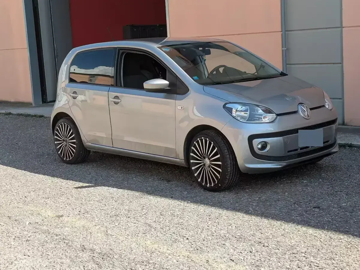 Usata VW up! 68 CV (50 kW) 2015 Grigio Utilitaria