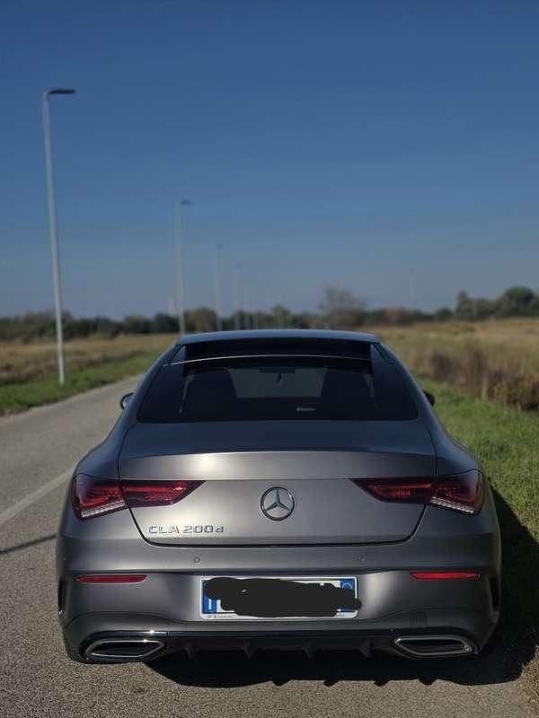 Grigio Usata 2023 Mercedes CLA200 Premium Coupé | 37.000 € (Buon prezzo) - Immagine 1/4