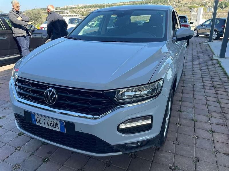 Usata VW T-Roc Business 116 CV (85 kW) 2021 White silver metallic SUV