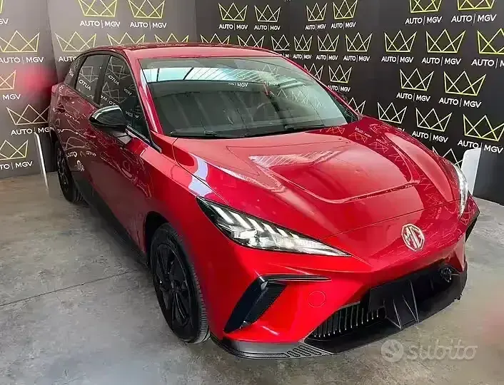 Usata MG MG4 EV 53 kW (73 CV) 2023 Rosso Utilitaria