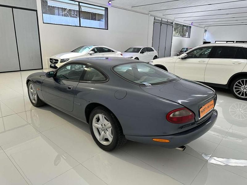 Usata Jaguar XK8 284 CV (208 kW) 1996 Grigio Coupé