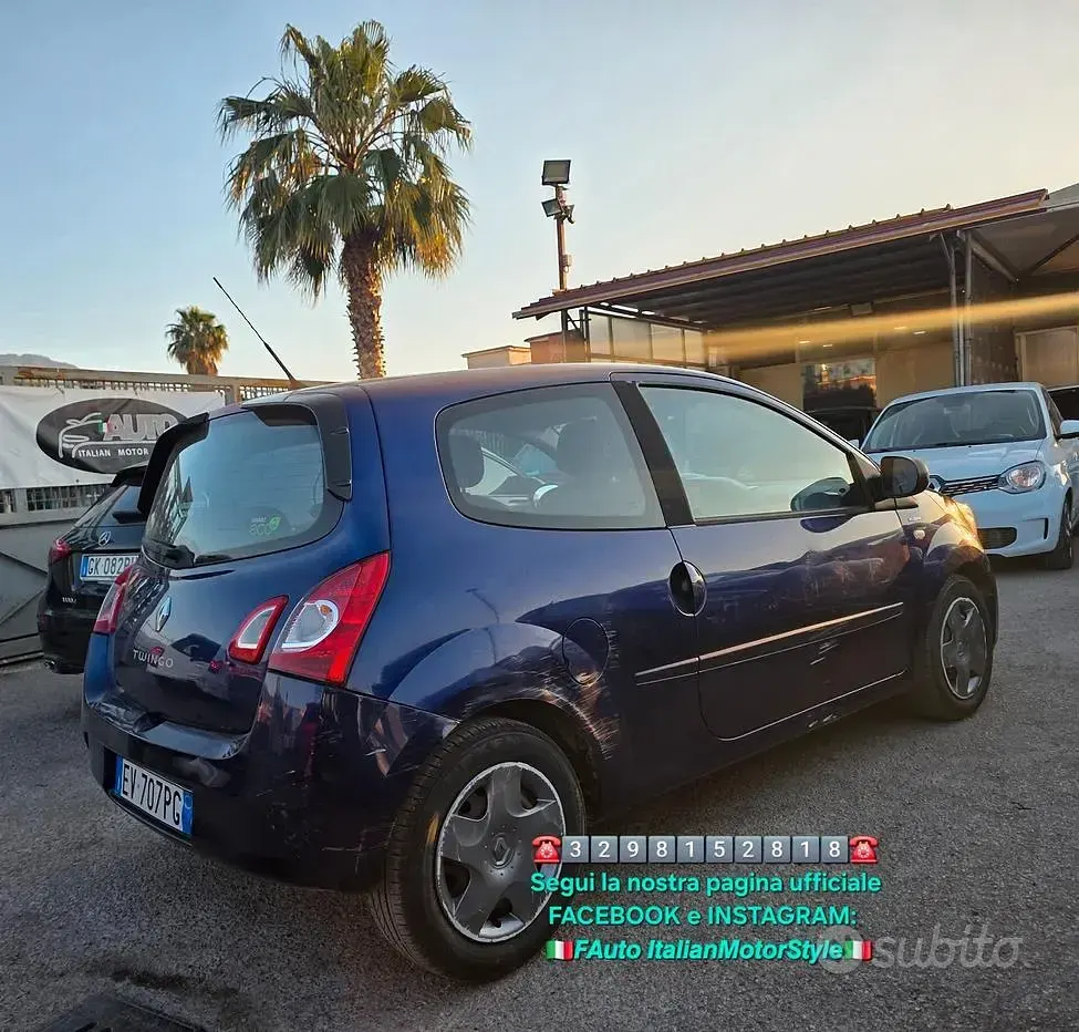 Usata Renault Twingo Night&Day 75 CV (55 kW) 2014 Blu Utilitaria