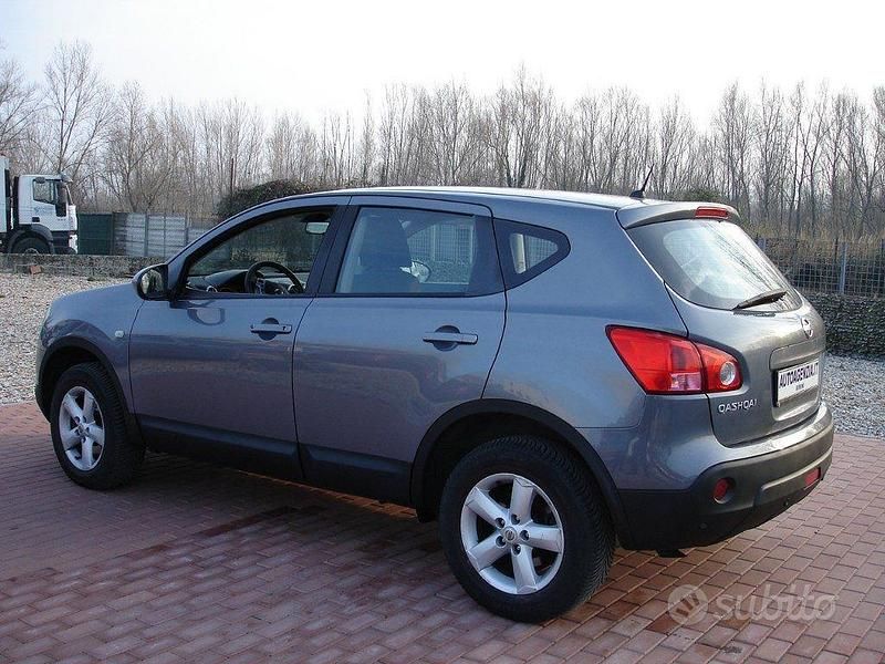 Usata Nissan Qashqai Acenta 150 CV (110 kW) 2008 Grigio SUV