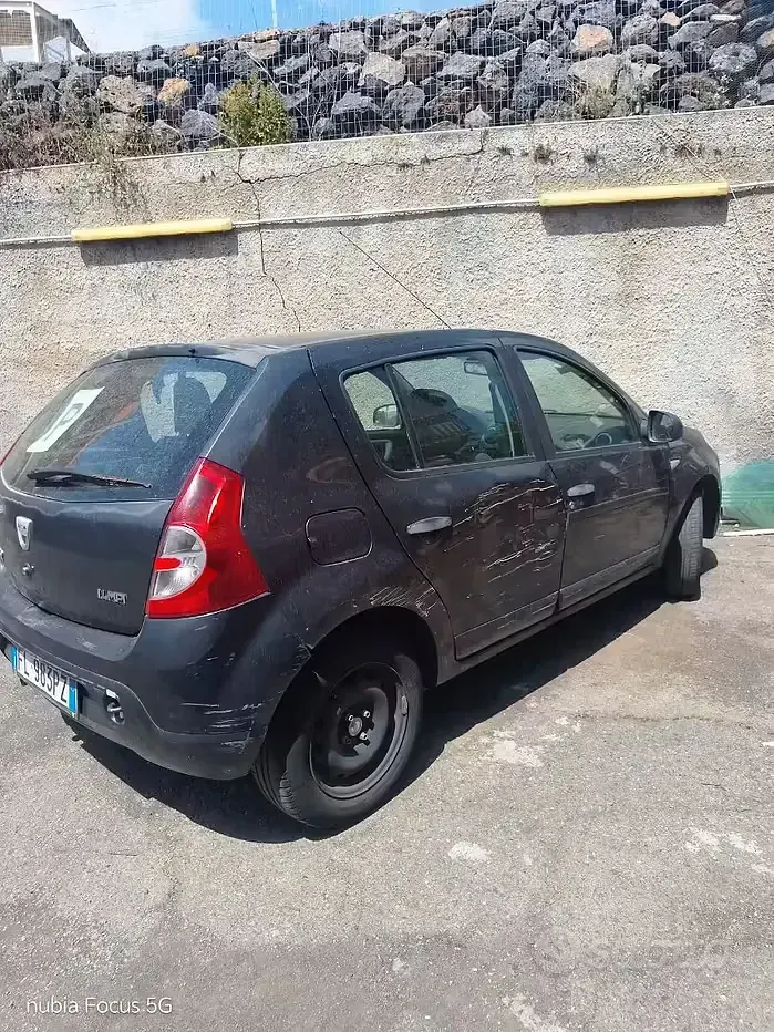 Usata Dacia Sandero 75 CV (55 kW) 2009 Grigio Berlina