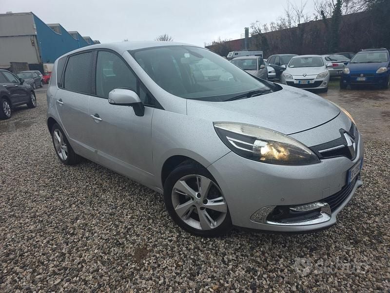 Usata Renault Scénic III 110 CV (80 kW) 2013 Grigio Monovolume