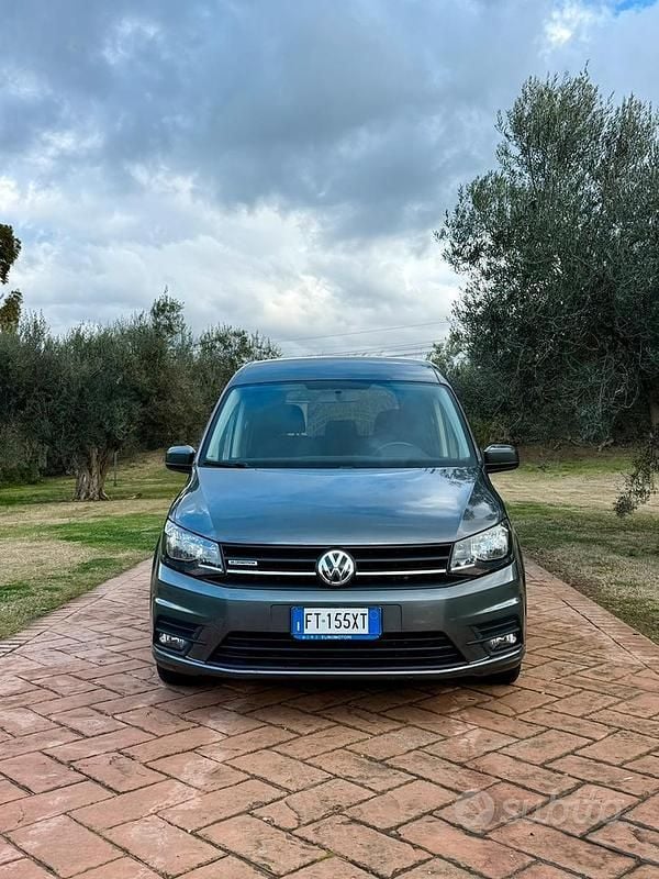 Usata VW Caddy 2019 Grigio Monovolume