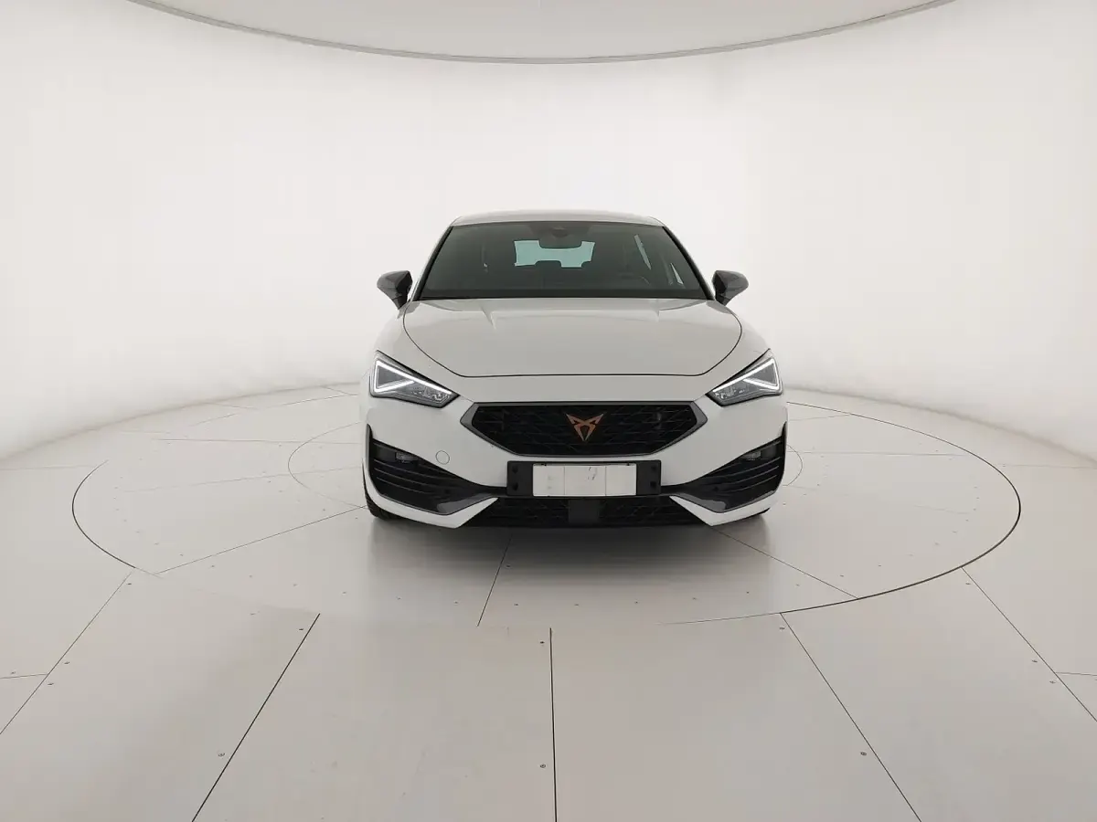 Usata Cupra Leon 150 CV (110 kW) 2023 Bianco candy Berlina