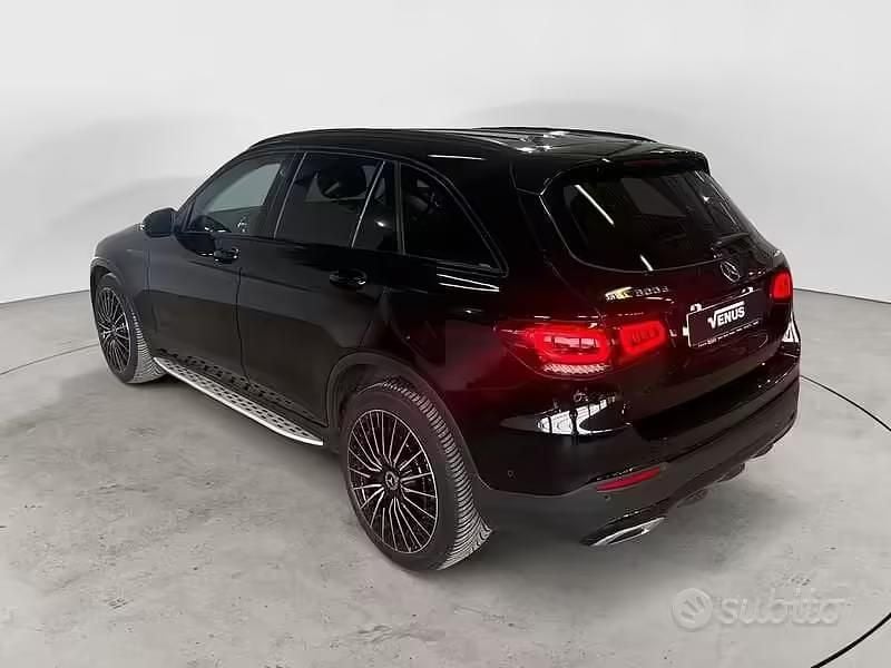 Usata Mercedes GLC300 Premium 245 CV (180 kW) 2021 Nero SUV