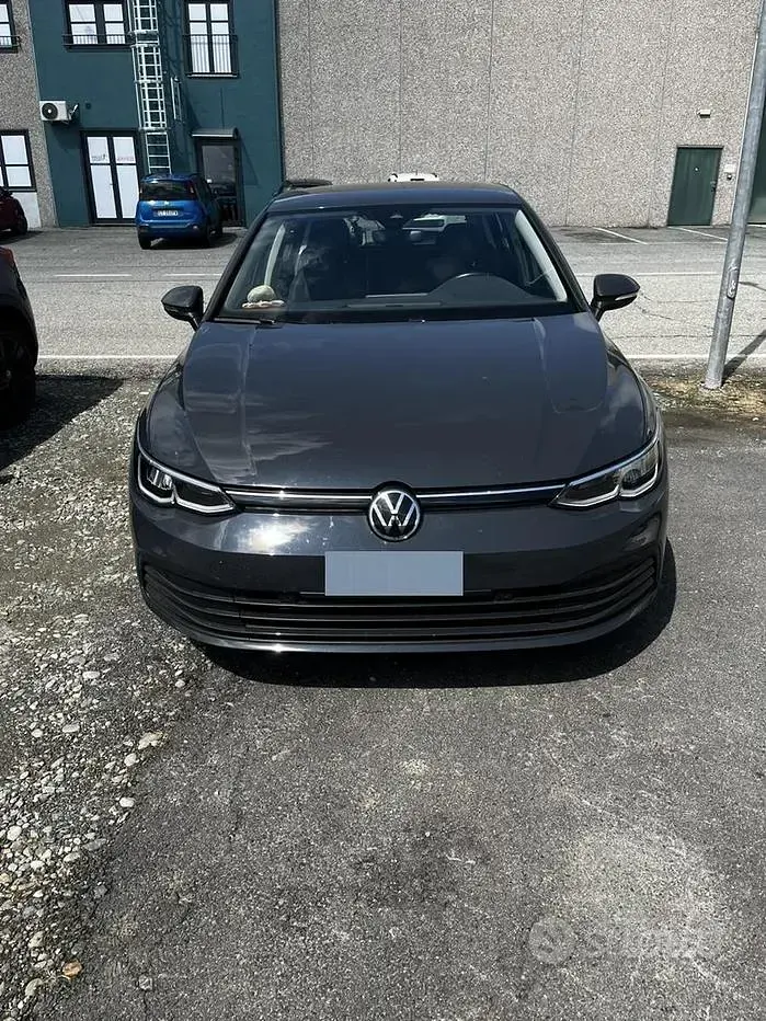 Usata VW Golf VIII 131 CV (96 kW) 2020 Grigio Berlina