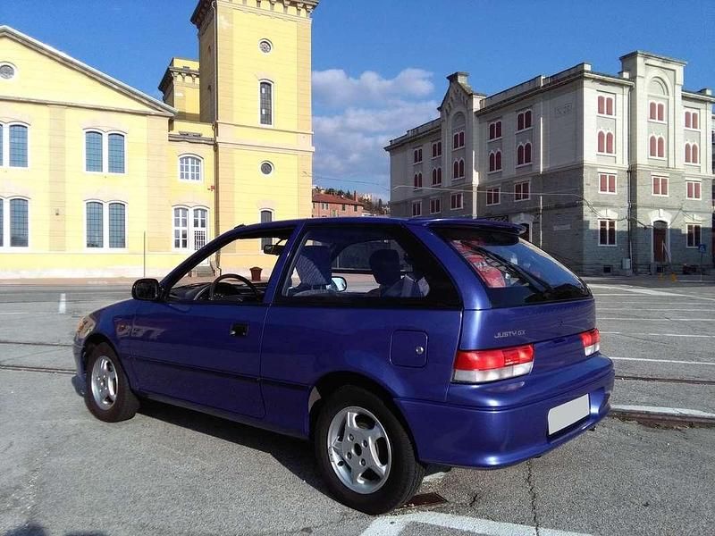 Usata Subaru Justy 68 CV (50 kW) 1994 Blu/azzurro Utilitaria