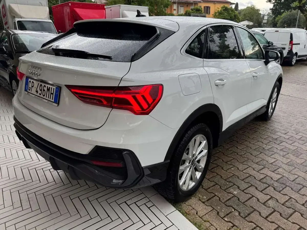 Gebraucht Audi Q3 Sportback Business Plus 150 PS (110 kW) 2023 Weiß SUV