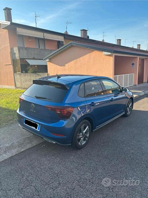 Usata VW Polo R-line 95 CV (69 kW) 2023 Blu Berlina