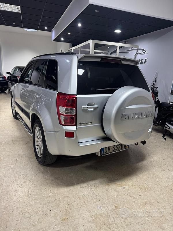 Usata Suzuki Grand Vitara 129 CV (94 kW) 2009 Grigio SUV