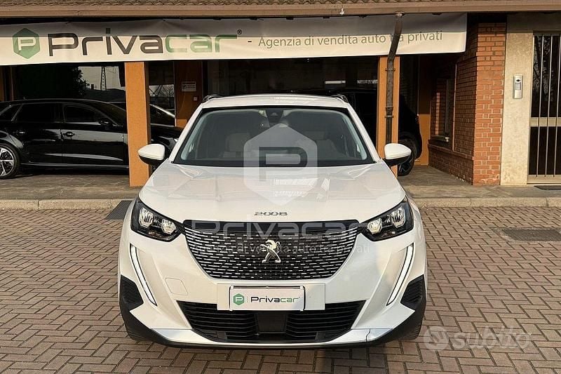 Używany Peugeot 2008 Allure 131 KM (96 kW) 2021 Biały SUV