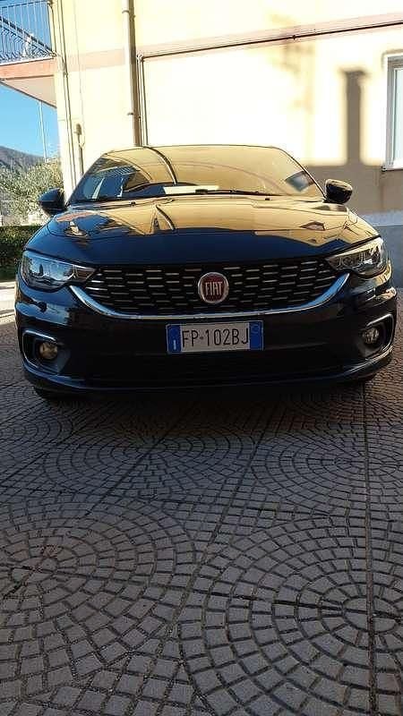 Usata Fiat Tipo Lounge 120 CV (88 kW) 2018 Nero Berlina