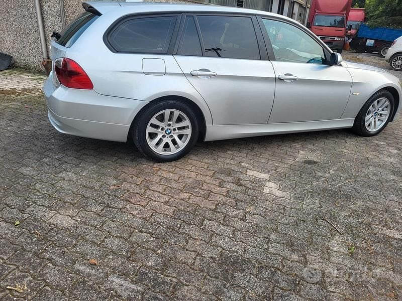 Usata BMW 320 177 CV (130 kW) 2008 Grigio Berlina