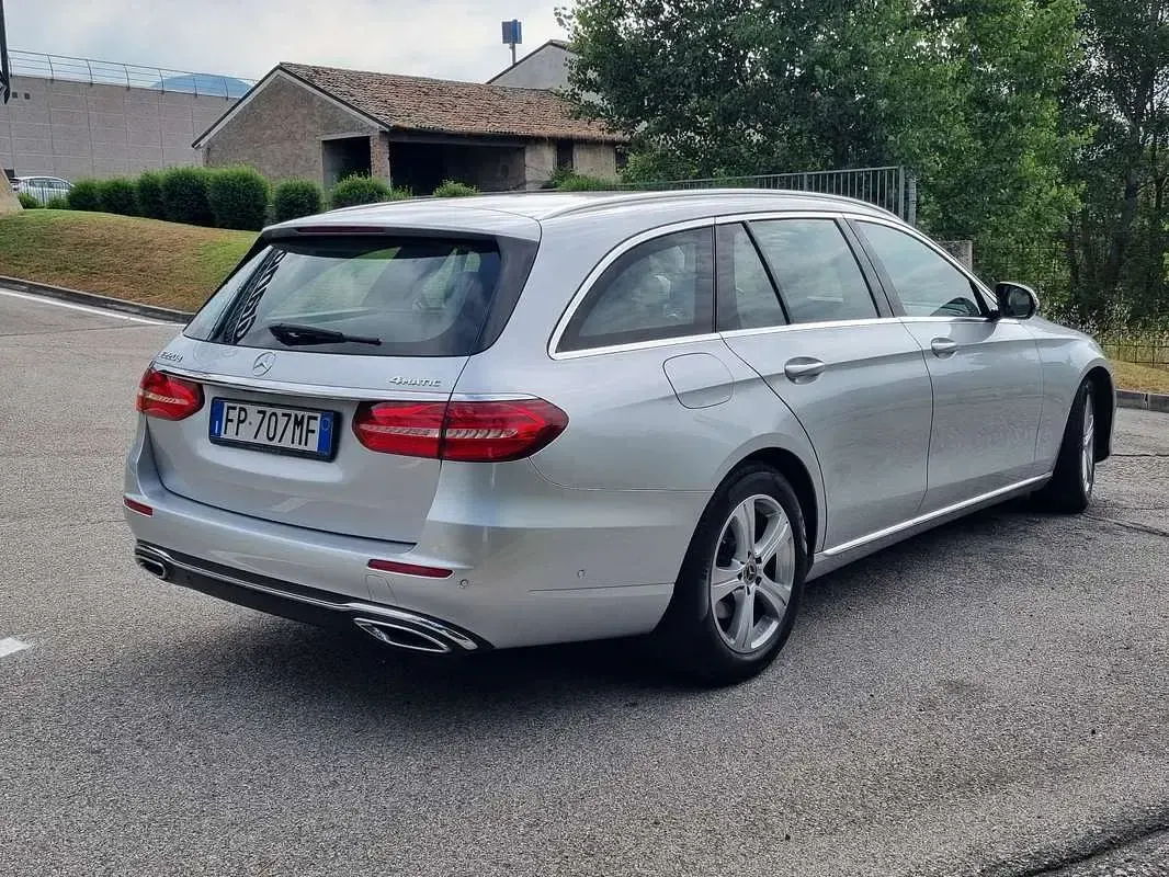 Usata Mercedes E220 Business 194 CV (142 kW) 2018 Station wagon