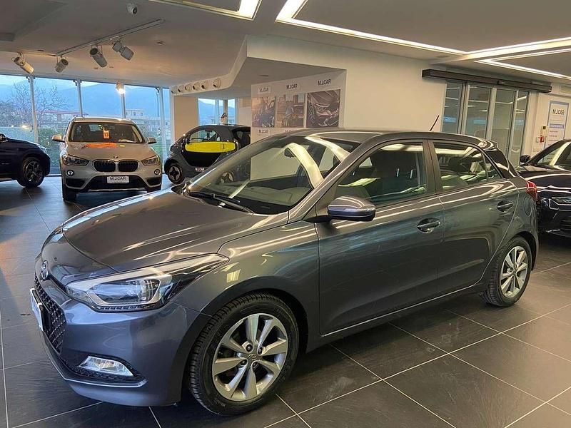 Usata Hyundai i20 83 CV (61 kW) 2016 Grigio Berlina