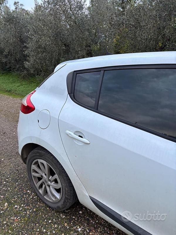 Usata Renault Mégane 110 CV (80 kW) 2013 Bianco Berlina