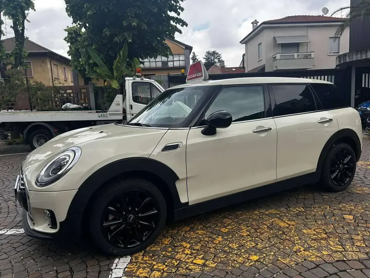 Usata Mini Cooper D Clubman 150 CV (110 kW) 2019 Pepper white pastello Station wagon