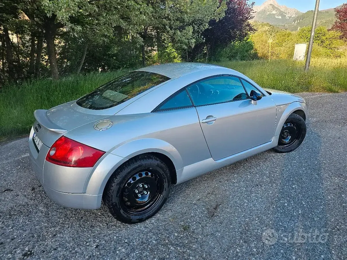 Usata Audi TT 150 CV (110 kW) 2004 Grigio Coupé