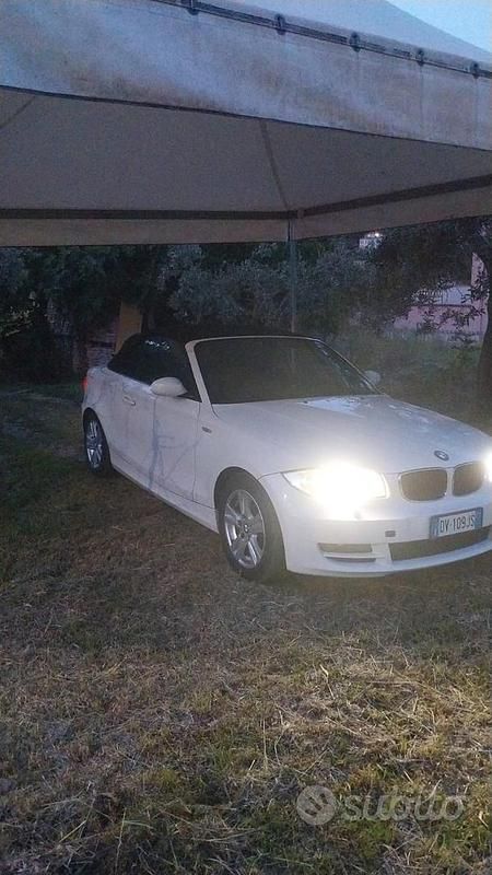 Bianco Usata 2009 BMW 118 Cabriolet Cabrio | 7000 € (Buon prezzo) - Immagine 1/4