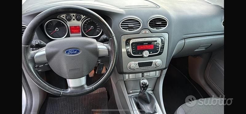 Usata Ford Focus 95 CV (69 kW) 2009 Grigio Station wagon