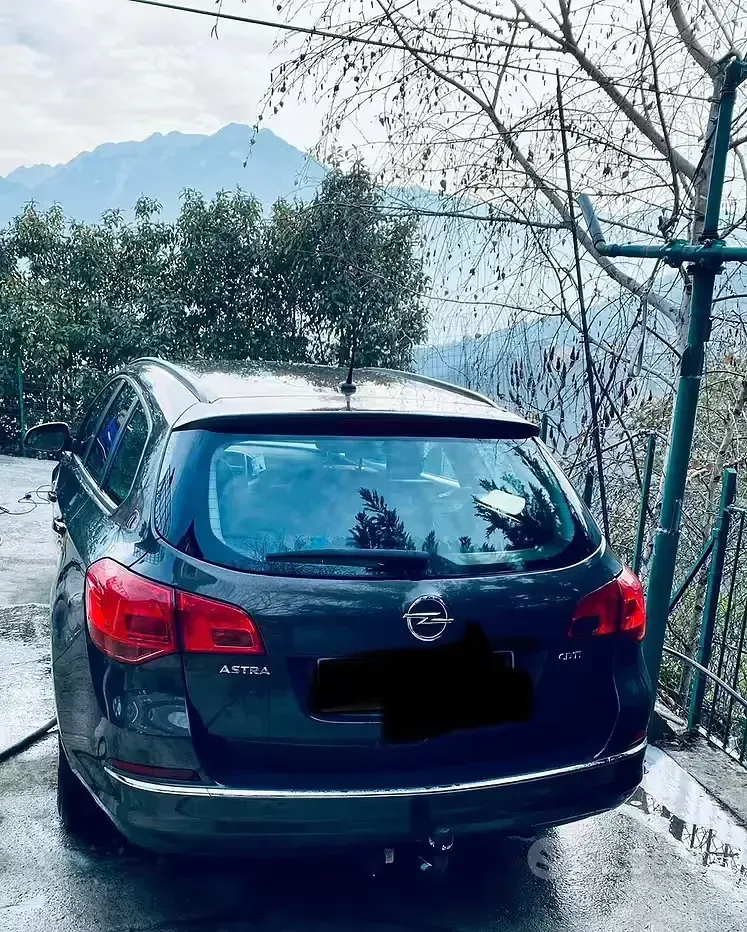 Usata Opel Astra 82 CV (60 kW) 2014 Station wagon