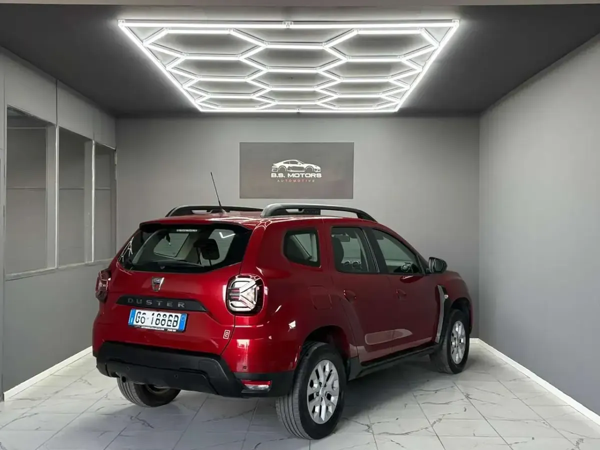 Usata Dacia Duster Prestige 101 CV (74 kW) 2022 Rosso SUV