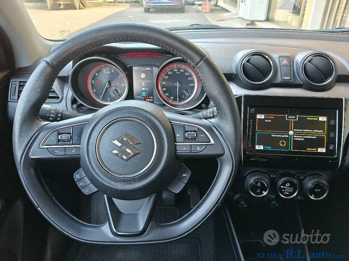 Usata Suzuki Swift 83 CV (61 kW) 2023 Grigio Utilitaria