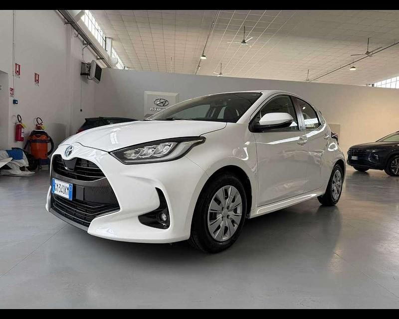 Other Usata 2022 Toyota Yaris Hybrid Tre volumi | 15.500 € (Super prezzo) - Immagine 1/4