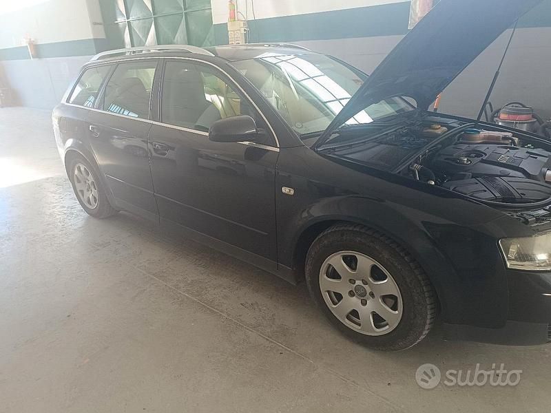 Usata Audi A4 130 CV (95 kW) 2004 Nero Station wagon