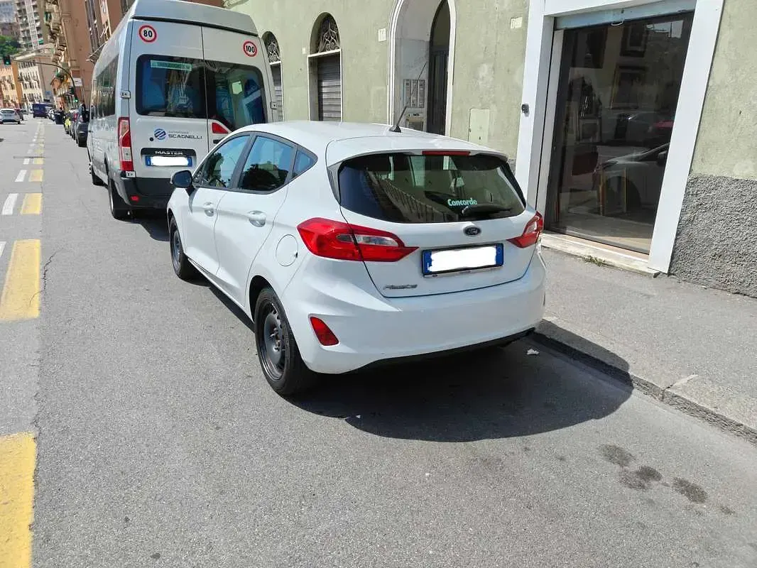 Usata Ford Fiesta 86 CV (63 kW) 2017 Bianco Utilitaria