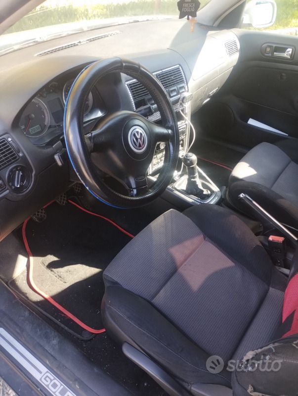 Grigio Usata 2002 VW Golf IV Tre volumi | 1100 € (Ottimo prezzo) - Immagine 1/4