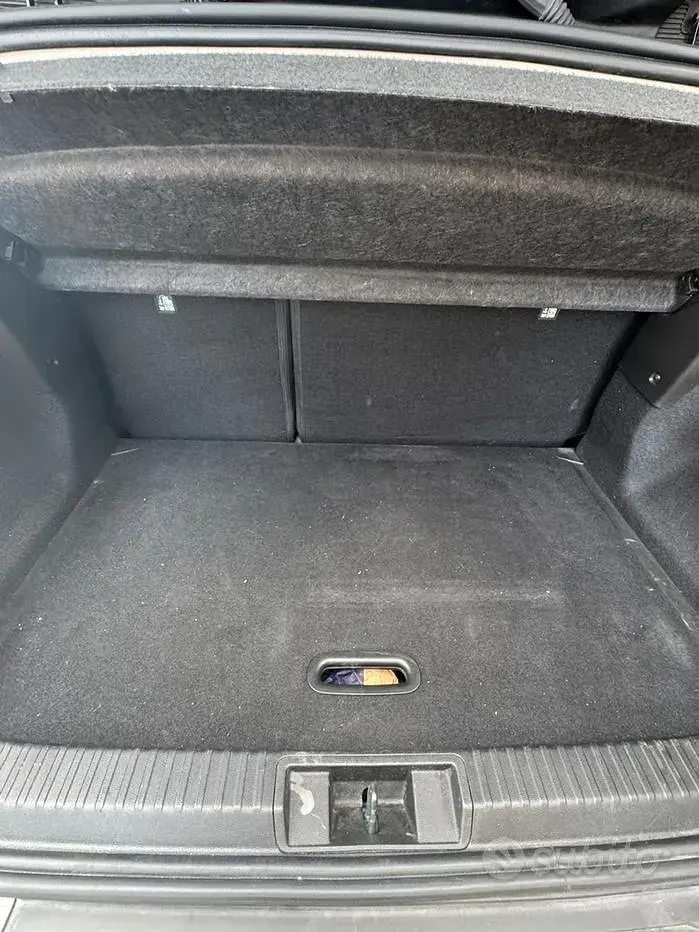Usata Renault Captur Techno 101 CV (74 kW) 2023 Grigio SUV