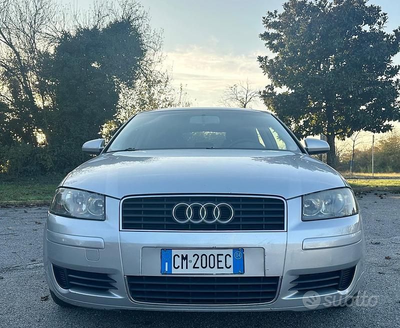 Usata Audi A3 Attraction 101 CV (74 kW) 2005 Grigio Utilitaria