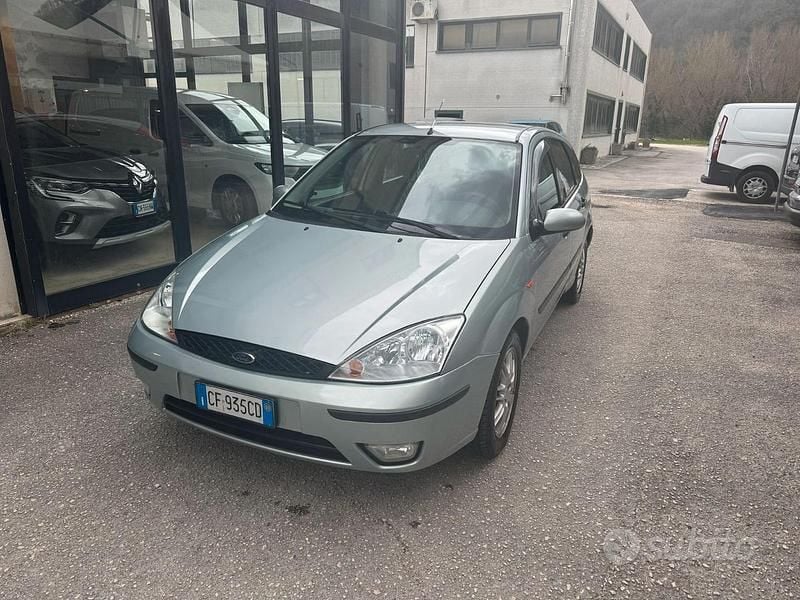 Usata Ford Focus 100 CV (73 kW) 2003 Verde Berlina