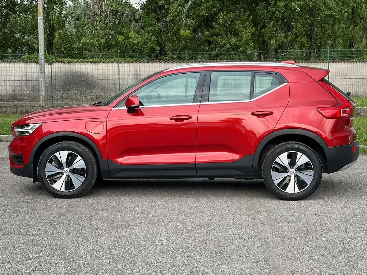 Usata Volvo XC40 Inscription 129 CV (94 kW) 2022 Fusion red metallizzato SUV