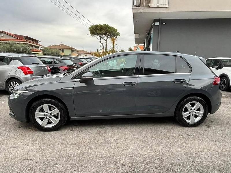 Brugt VW Golf VIII Style 115 HK (84 kW) 2021 Grå Sedan